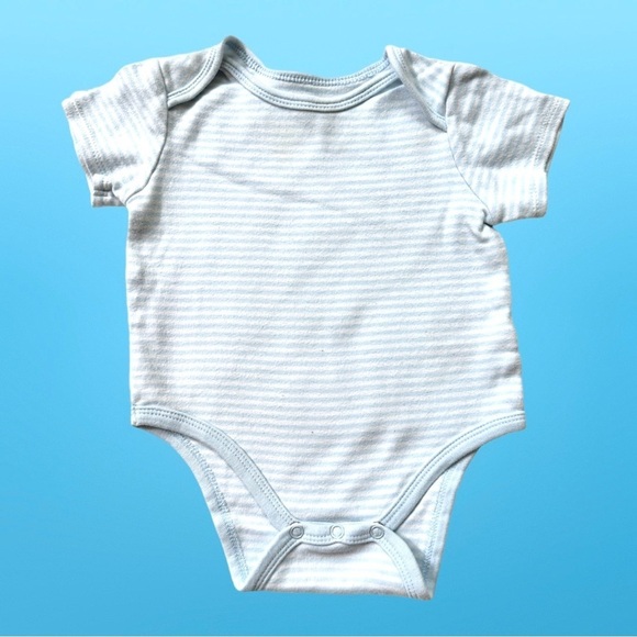 ⭐️ 5 for $25 Set of 2 Blue & White Baby Cotton Onesies Size 6-9 Months - Picture 5 of 9